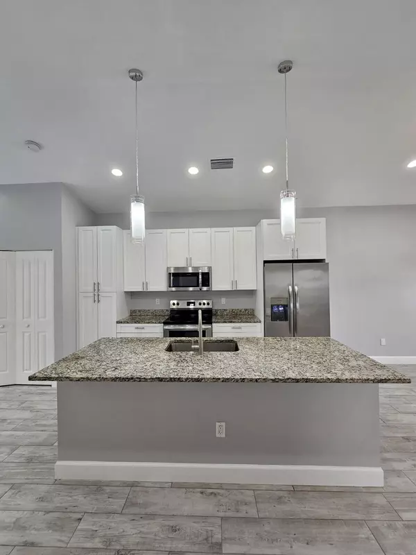 Riviera Beach, FL 33404,1558 W 26th CT
