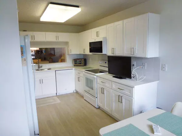 Delray Beach, FL 33484,5550 Witney DR 308