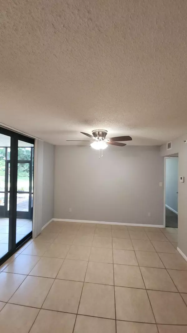 Delray Beach, FL 33444,820 Lavers CIR G104