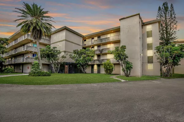 Plantation, FL 33313,5275 NW 10th CT 405