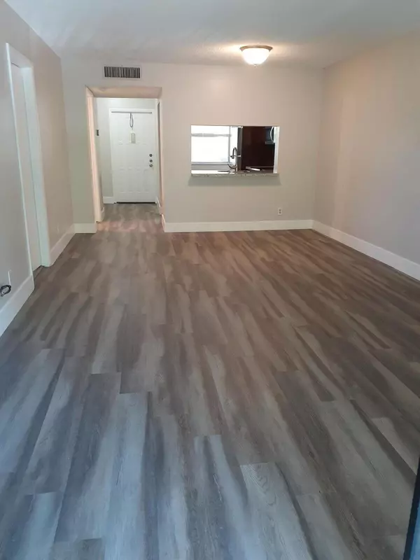 Deerfield Beach, FL 33442,1248 S Military TRL 1724