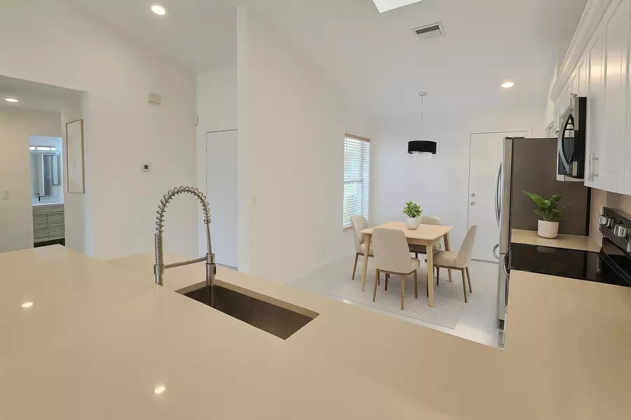 5622 Royal Lake CIR, Boynton Beach, FL 33437