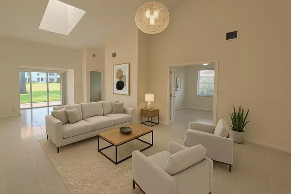 Boynton Beach, FL 33437,5622 Royal Lake CIR