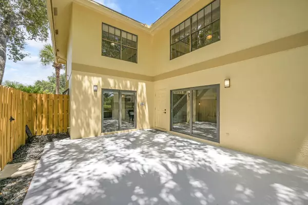 Delray Beach, FL 33445,2936 SW 22nd CIR 11b