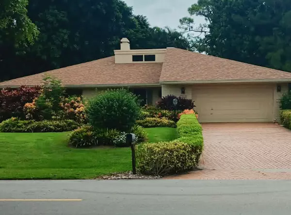 13334 Saffron CIR, Palm Beach Gardens, FL 33418