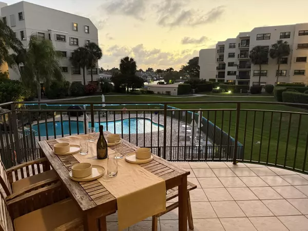 370 Golfview RD 202, North Palm Beach, FL 33408