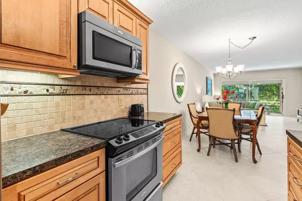 Delray Beach, FL 33445,2660 SW 22nd AVE 1210