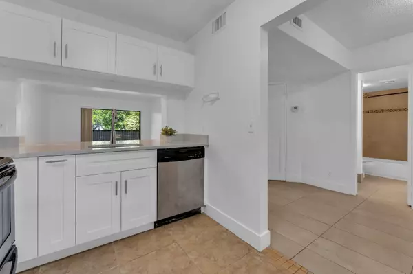 Deerfield Beach, FL 33442,1224 S Military TRL 2324