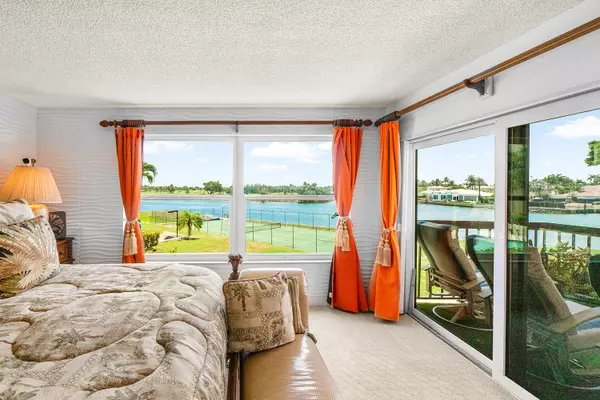 374 Golfview RD 205, North Palm Beach, FL 33408