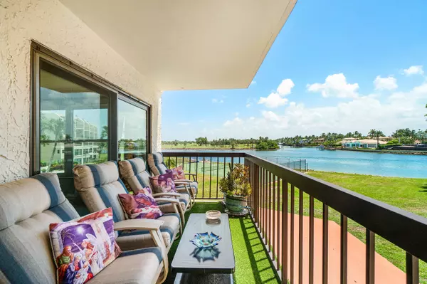 North Palm Beach, FL 33408,374 Golfview RD 205