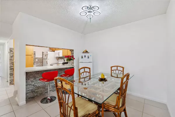 Greenacres, FL 33415,819 Sky Pine WAY A2