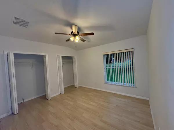Port Saint Lucie, FL 34953,550 SW College Park RD