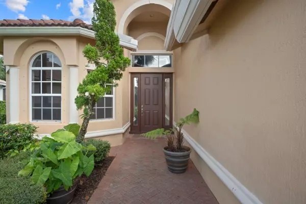 Port Saint Lucie, FL 34986,9004 Short Chip CIR
