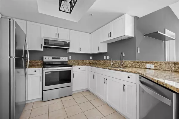 Royal Palm Beach, FL 33411,800 S Crestwood CT 820