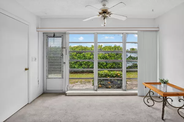 Delray Beach, FL 33484,13682 Via Flora D