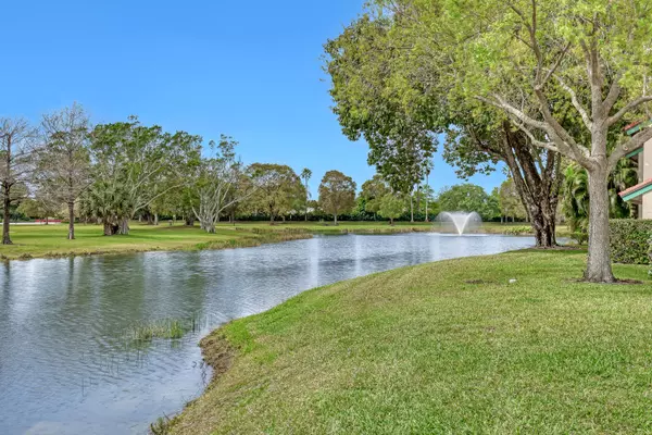 Palm Beach Gardens, FL 33418,20 W Lexington LN B