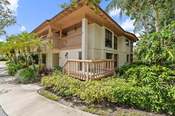 413 S Brackenwood LN, Palm Beach Gardens, FL 33418