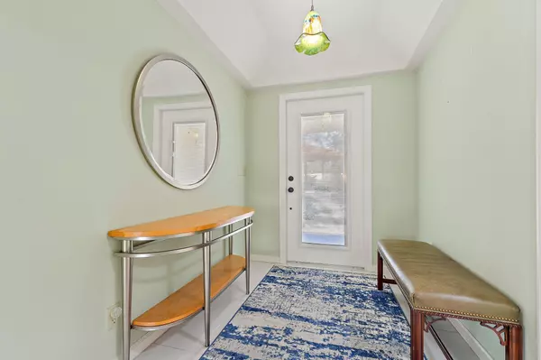 Palm Beach Gardens, FL 33418,413 S Brackenwood LN