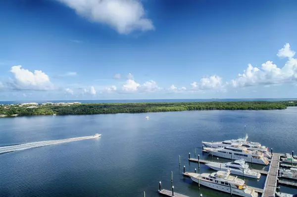 North Palm Beach, FL 33408,100 Lakeshore DR 754