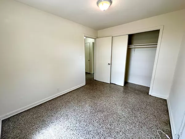 West Palm Beach, FL 33407,5712 Pinewood AVE