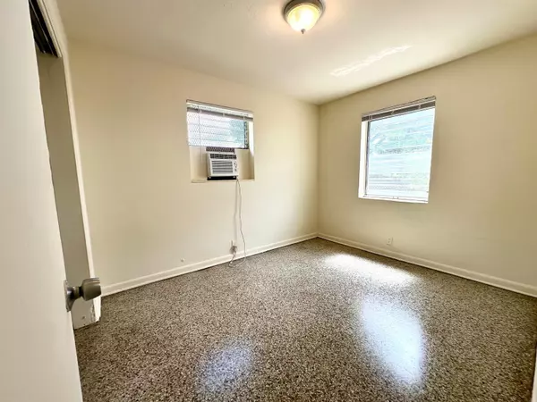 West Palm Beach, FL 33407,5712 Pinewood AVE