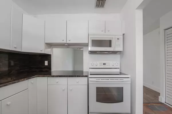 West Palm Beach, FL 33411,239 Lake Meryl DR