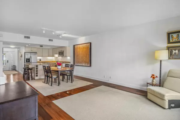 Delray Beach, FL 33445,730 Greensward CT 105-J