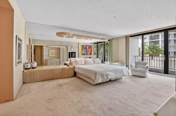 Boca Raton, FL 33434,20310 Fairway Oaks DR 124