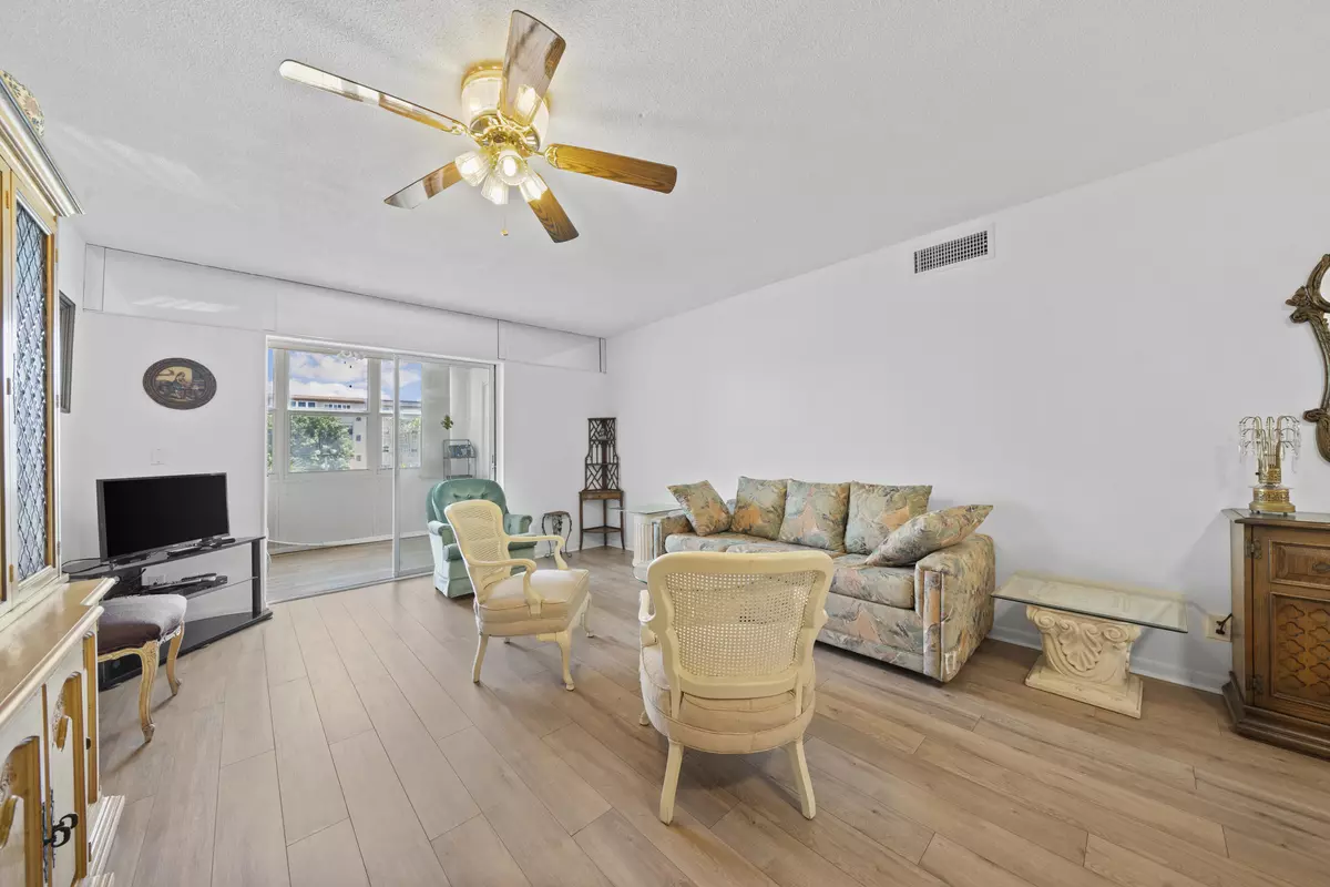 Boynton Beach, FL 33435,230 NE 26th AVE 2040