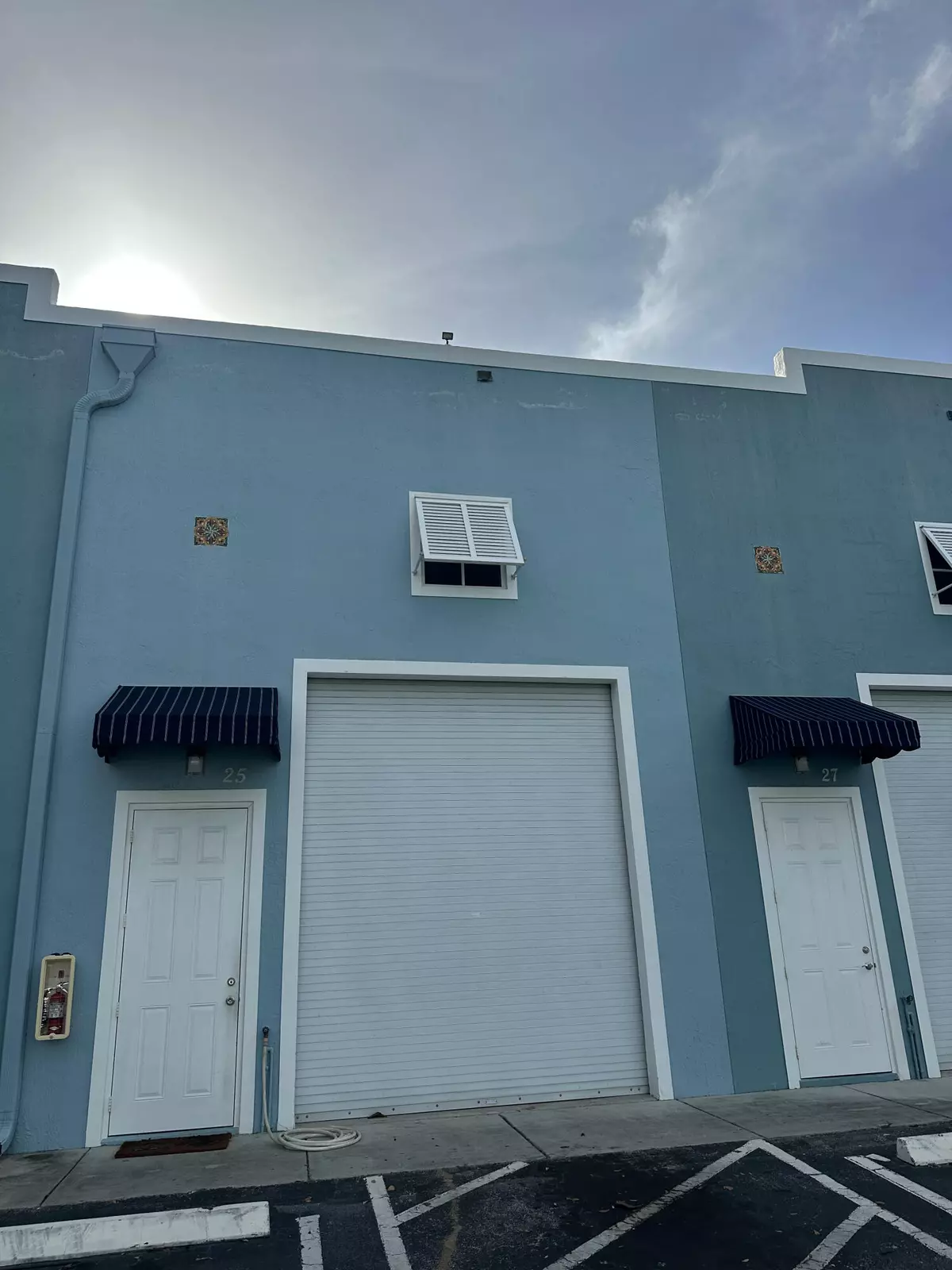 West Palm Beach, FL 33407,964 Service ST 25