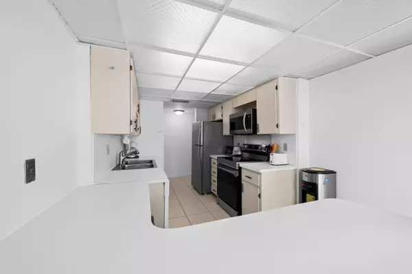 Boca Raton, FL 33487,799 Jeffery ST 411