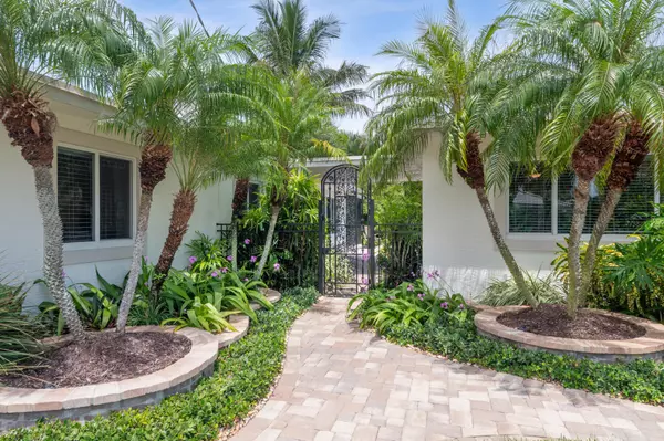 Hypoluxo, FL 33462,136 Lucina DR