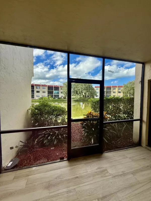 Fort Pierce, FL 34950,2050 Oleander BLVD 3-101