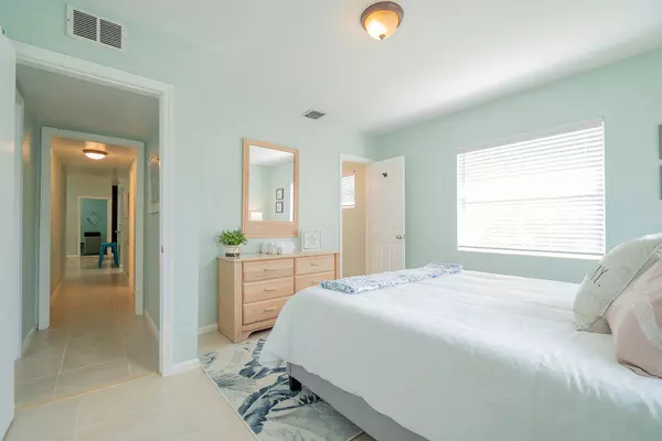 Palm Springs, FL 33406,1424 Willow RD