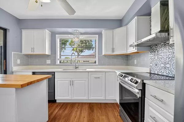 Boynton Beach, FL 33436,4948 Eaglewood RD A