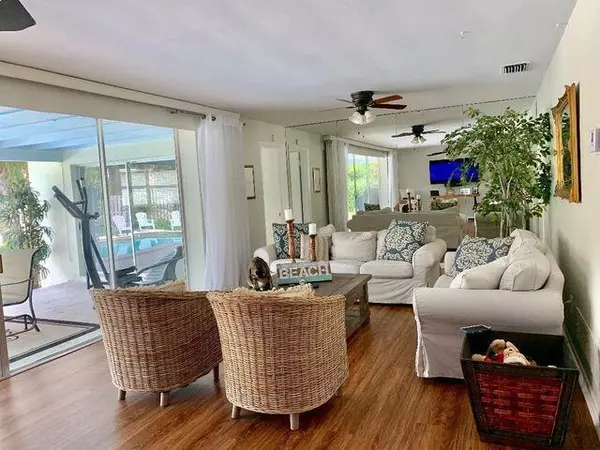 Jupiter Inlet Colony, FL 33469,162 Beacon LN