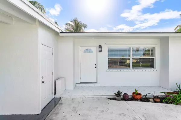 Lake Worth Beach, FL 33461,1438 Cindy DR