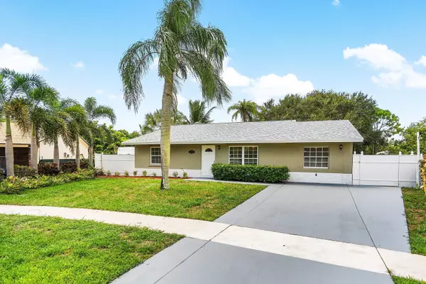 Lake Worth, FL 33463,6902 Athena DR