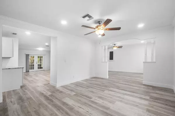 Lake Worth, FL 33463,6902 Athena DR