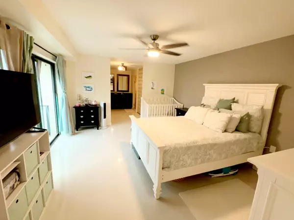 Palm Beach Gardens, FL 33418,819 8th LN