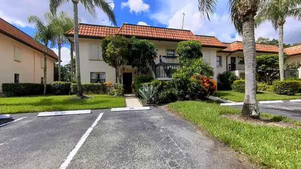 7214 Golf Colony CT 101, Lake Worth, FL 33467