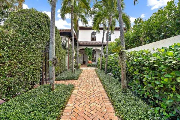 Palm Beach, FL 33480,336 Australian AVE E