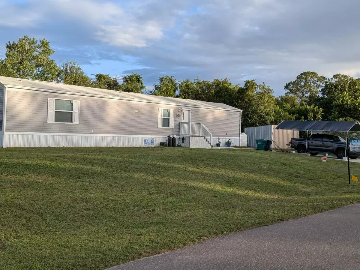 Okeechobee, FL 34974,5945 SE 95th Trail TRL