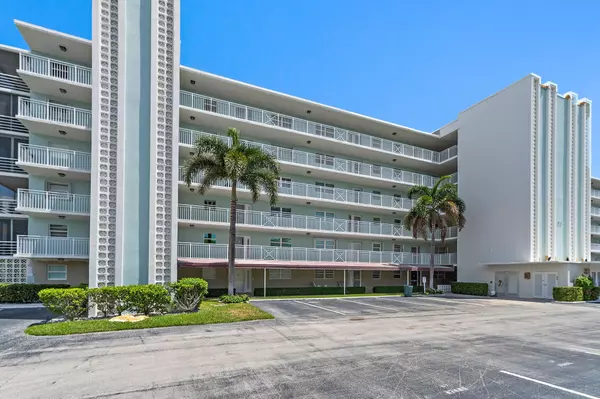 North Palm Beach, FL 33408,36 Yacht Club DR 402