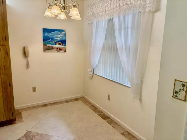 Boca Raton, FL 33428,23345 Carolwood LN 101