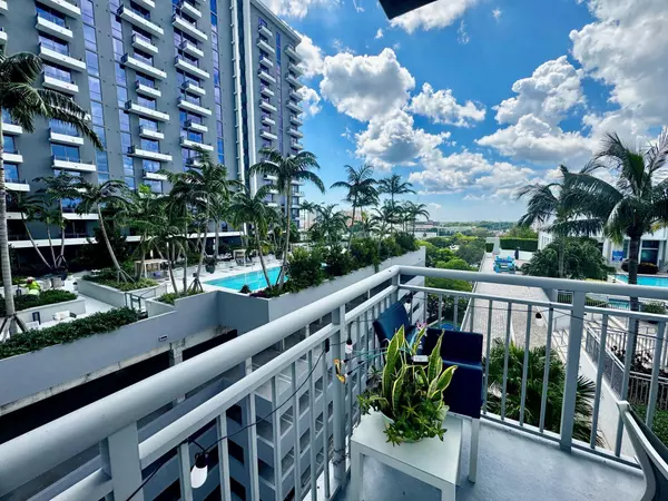 West Palm Beach, FL 33401,300 S Australian AVE 818
