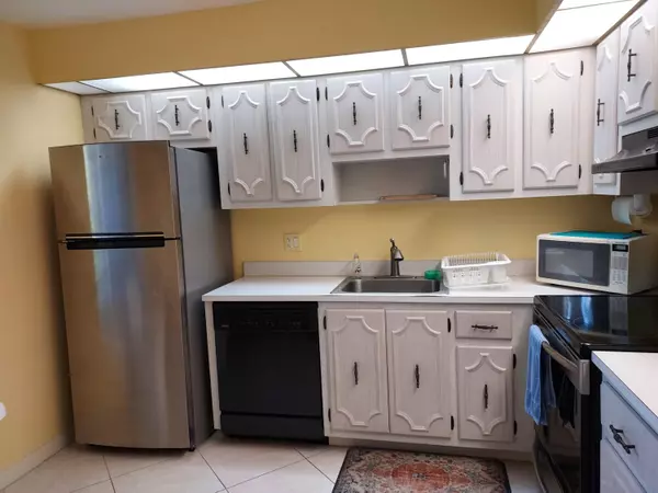 Jupiter, FL 33477,717 S Us Highway 1 204