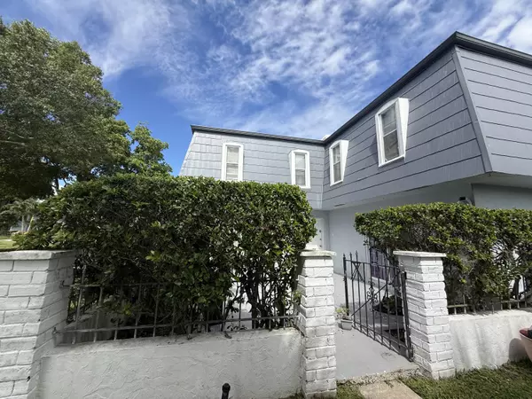 11904 S Basin ST, Wellington, FL 33414