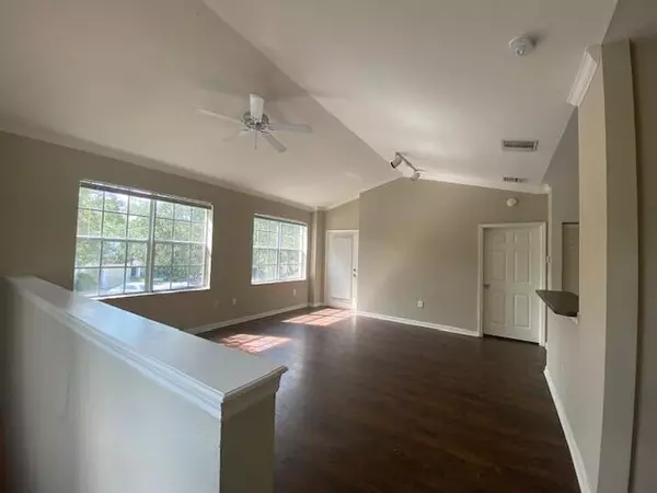 Stuart, FL 34994,461 SE Kitching CIR