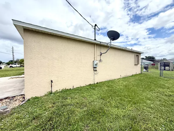 Port Saint Lucie, FL 34953,1350 SW Granville AVE